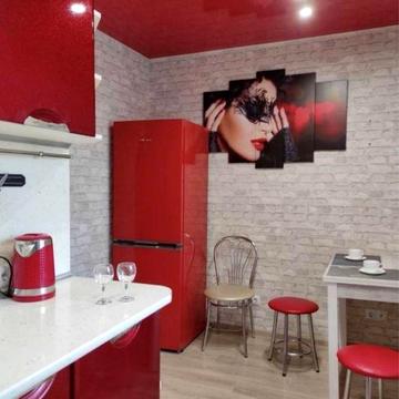 Продам квартиру в центрі з ремонтом і меблями . Торг .