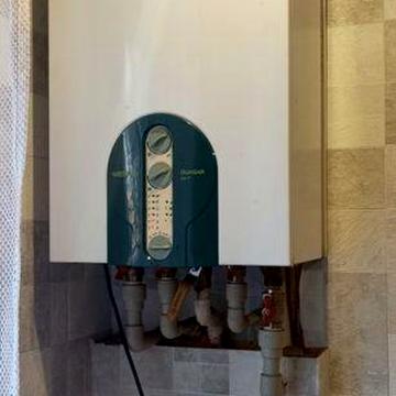 Продам 4 комнатную квартиру с АВТОНОМНЫМ отоплением ЖК Уют