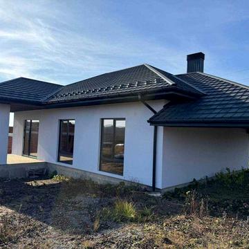 Дендропарковий 1 будинок. Земля 10 сот.