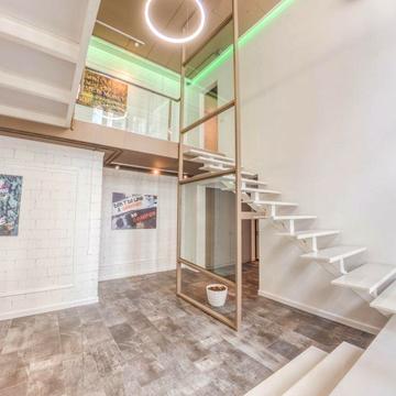 Зарічна вул., 6