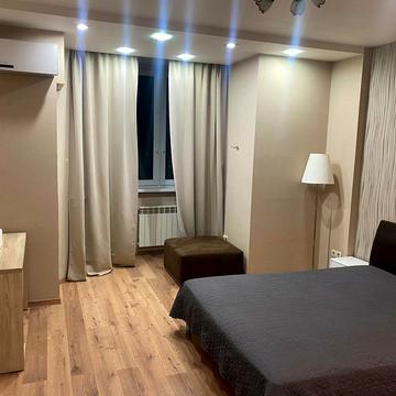 Анни Ахматової вул., 46