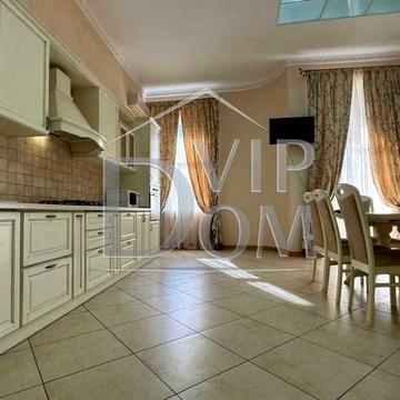 Продам квартиру на  Дерибасовской.  Редкое предложение.