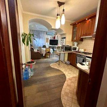 ПРОДАМ 2-кімнатну квартиру в новому цегляному будинку на Черемушах!