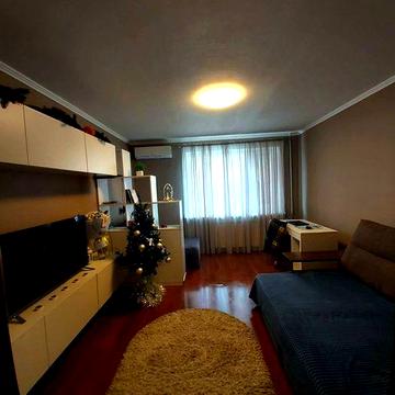 Продам 2 кімнатну  квартиру