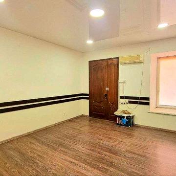 Фасадная квартира на Толстого / Кузнечная, 4 фасадных окна и дверь!