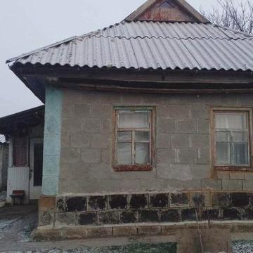 Будиночок, земельна ділянка 1.5 Га приватизована