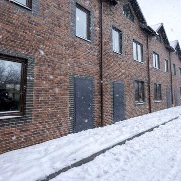 Сучасний таунхаус у центрі Ірпеня Газ,  готовий до ремонту