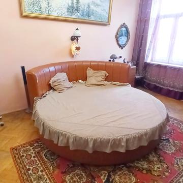 Олега Ольжича вул., 31