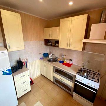 Сдам на год и более 1 комнатную в Монолите