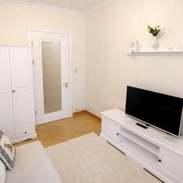 Оренда 1-кім Мельника Квітнева ЛеоЛенд Uniforce