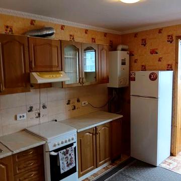 Оренда гарної 2х кім Новобудови Озерна поруч з Агорою.