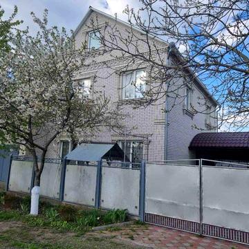 Продається будинок з сараєм та ангаром