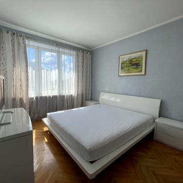 Лесі Українки бульв., 21-Б