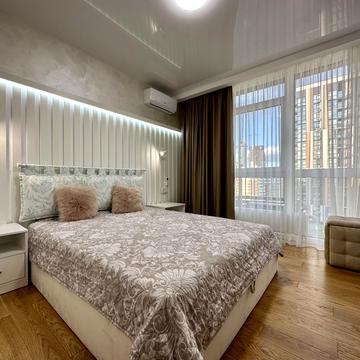 Предславинська вул., 44