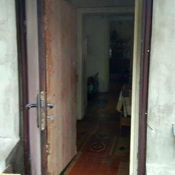 Здається квартира в часному секторі.