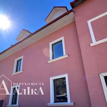 Продам 2-кімнатну квартиру з неймовірними видами на фортецю