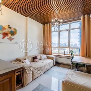 Джона Маккейна вул. (Івана Кудрі), 7