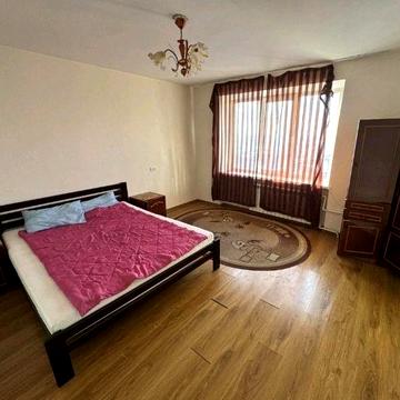 Продається 2-х  кімнатна чешка на Руській