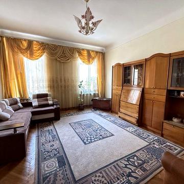 Продається 2-к в центрі вул.Першотравнева