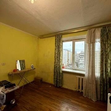 Продається 2-кімнатна квартира вул. Тролейбусна 2 Є торг терміново!