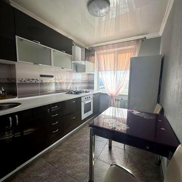 Продається 3 кімнатна квартира в центрі міста