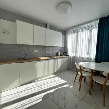 Здається 1-кім квартира Ближній центр.