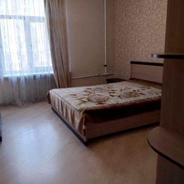 Здається в оренду 3 кім. квартира за адресою: пл. Павлівська, 8. Od8