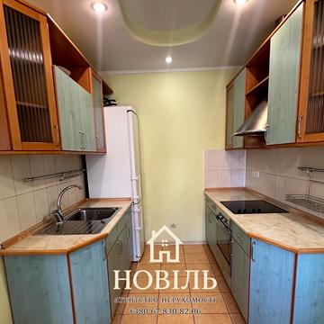 Ревуцького вул., 5