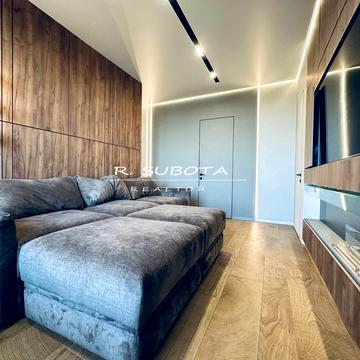 Зоряний бульв., 1м