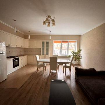 Дом для двух близких семей