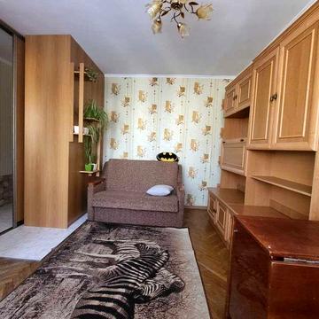 Бровари продам 1 кім.квартиру вул.Незалежності 2а.