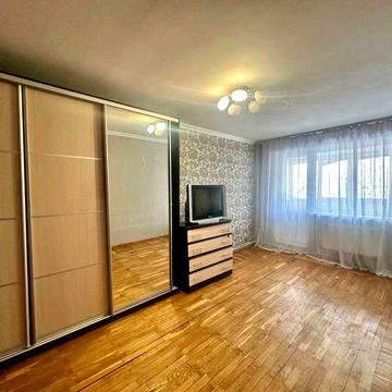 Продаж 3-кімнатної квартири на Київській