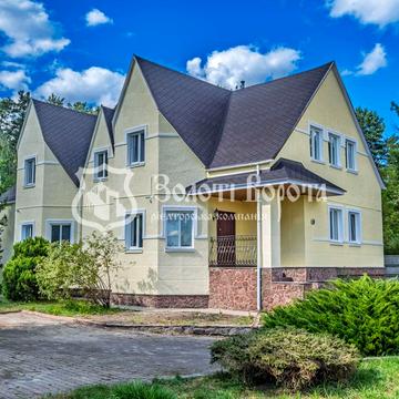 Жовтнева, 8а