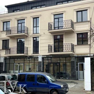 ЦЕНТР 2кім квартира з паркомісцем та виходом на набережну