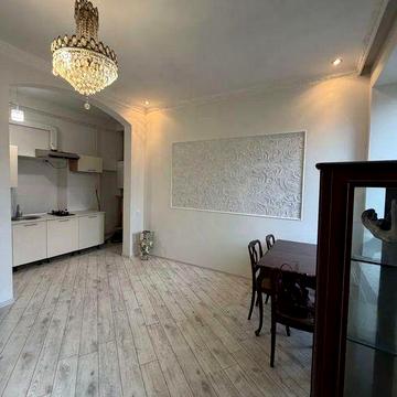 Гарна 2-кімнатна квартира в цегляному будинку, Вокзальна