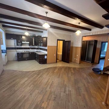 Перемиська вул., 9