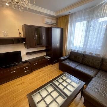 Григорія Ващенка вул., 1