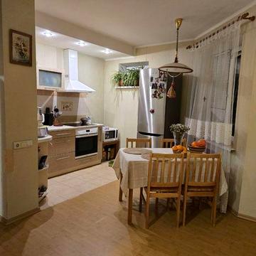 Продам 2 к кв Левобережный-3  Караван