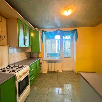 Продам 3-х кімнатну квартиру ( чешку)