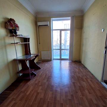 Продаж 3к Квартира Старомостова площа