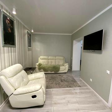 Квартира з сучасним ремонтом в оренду на центральній митниці.