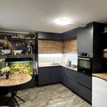 Продаю будинок в Запоріжжі з терасою