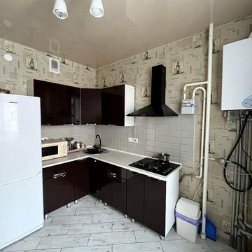 Новобудова на Россошенцях парковка у дворі