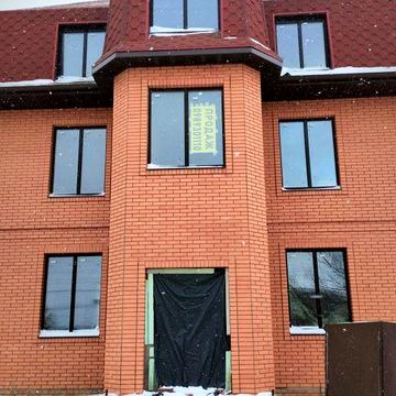 Продам капітальний будинок в центрі міста ідеально під комерцію.