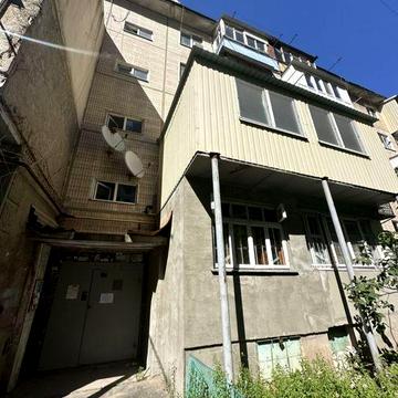 Черёмушки/Малиновского, Хрущёвка, Продам квартиру 64 кв.м.  2 этаж