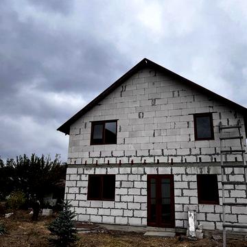 Терміново! Двоповерхова новобудова, центр міста