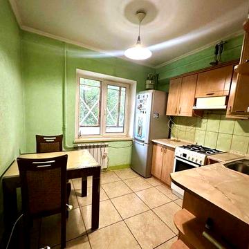 Мукачівська 8, простора 2к квартира 72,4м2, є газ, невисокий поверх !