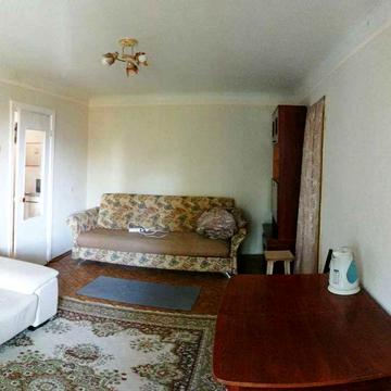 Продам 2к. квартиру по вул. Високовольтна, 28