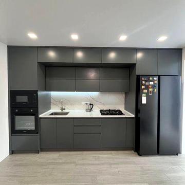 Продаю 2 комнатную  квартиру + КУХНЯ студия (ЦЕНТР - 6. Слободская )