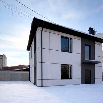 Продається готовий будинок в центрі Івано-Франкіська